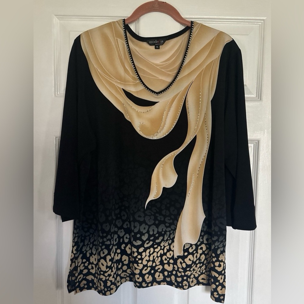 Beautiful top by Modelia Size XL